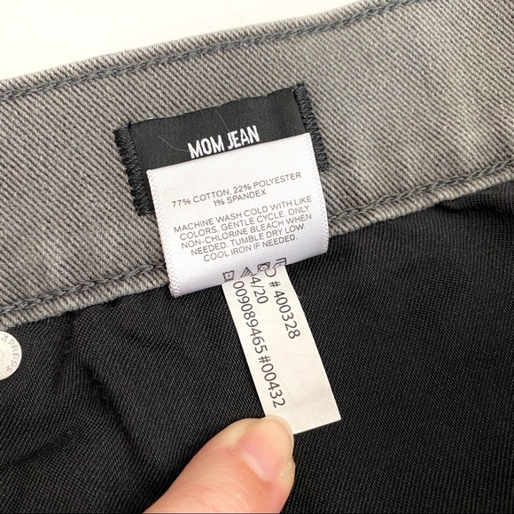 NWT Super High Waist Light Gray Mom Jeans - Picture 10 of 12